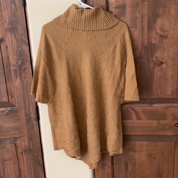 Sweater - Picture 2 of 5